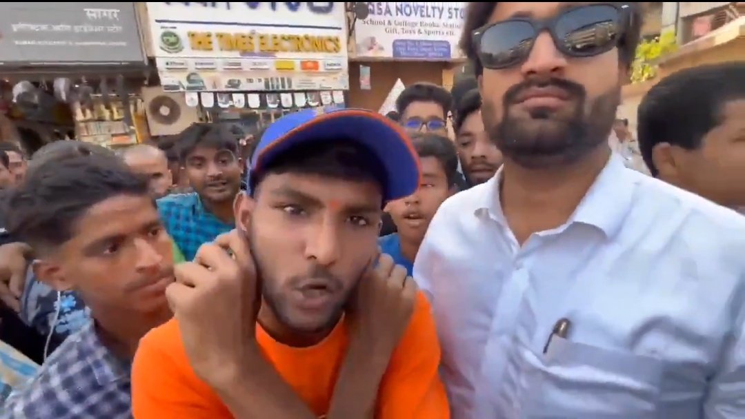 sanjeevsinghx's tweet image. Say that in Mumbra