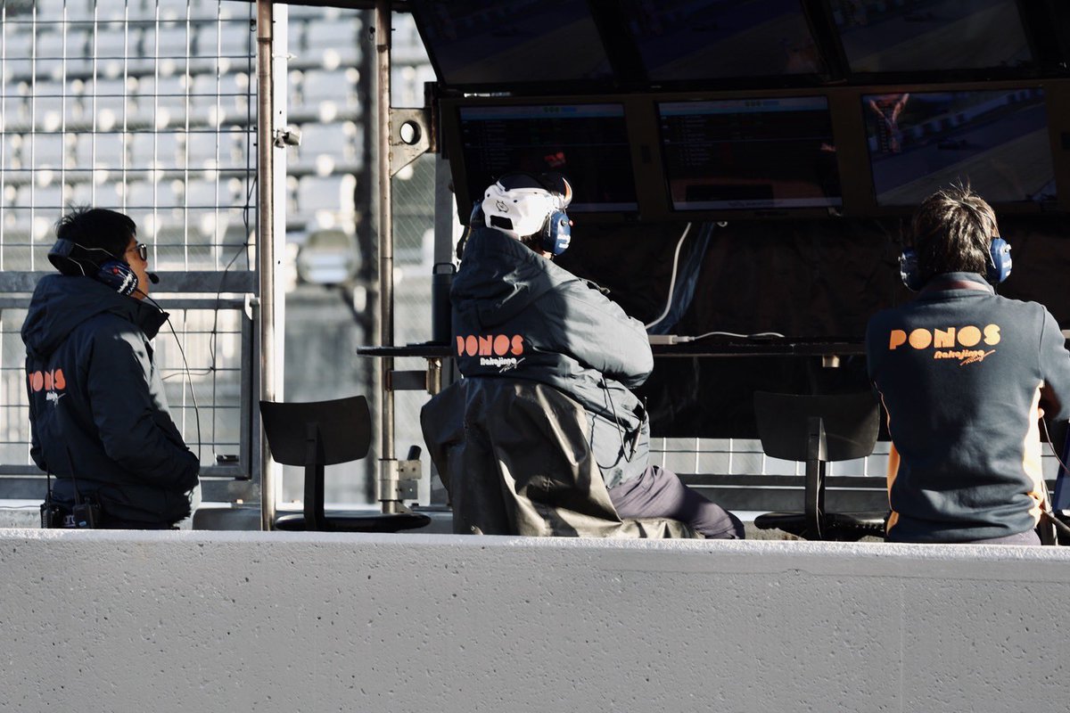 最後まで誰がチャンピオンになるかわからない、独特の緊張感の中、佐藤選手、イゴール選手共に輝く走りをしてくれました。
チームも最高の仕事をしてくれましたし、チームランキングも目標のポジションで終われました。
ここからトップ3チームに挑むには高い壁があると思いますが、来年が楽しみです。