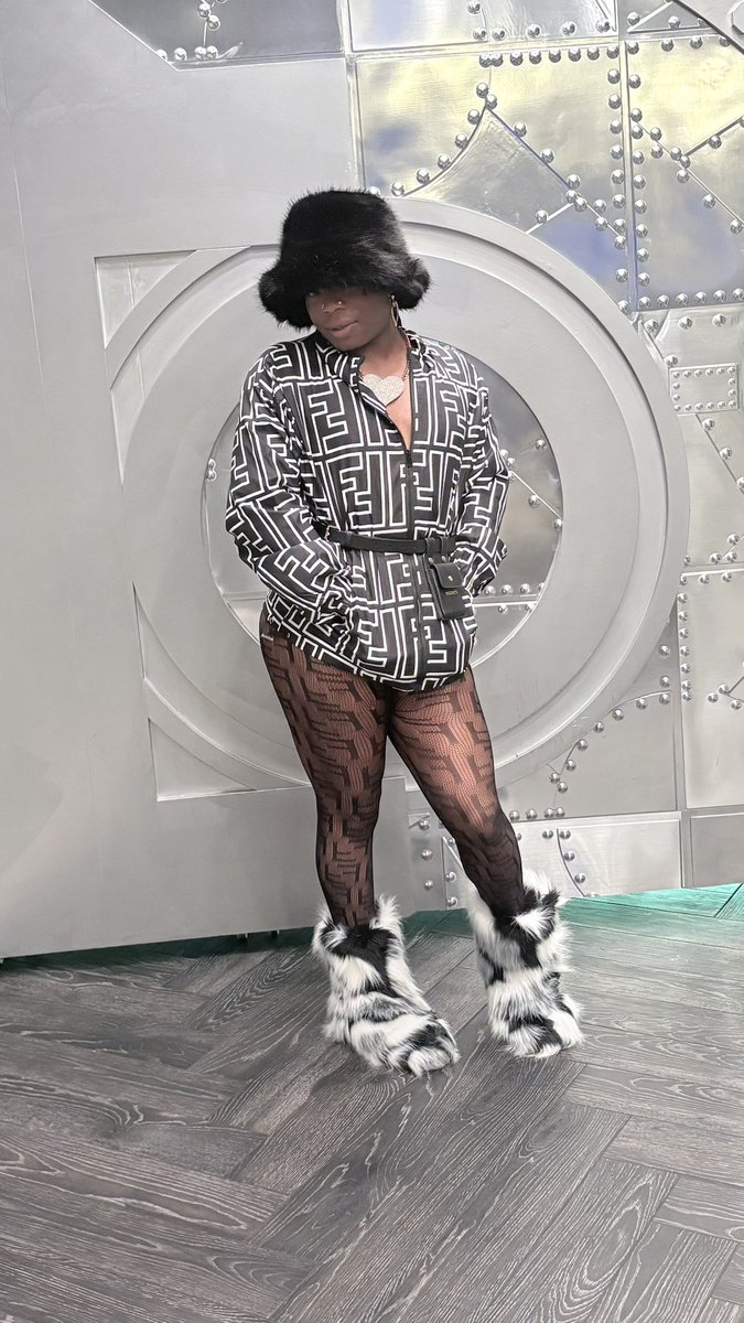 ItsReallyRoger's tweet image. I’m at The Bank, Wya 🏦