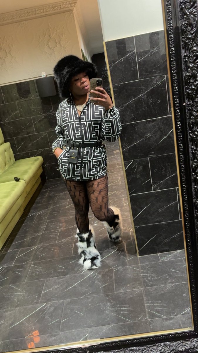 ItsReallyRoger's tweet image. I’m at The Bank, Wya 🏦