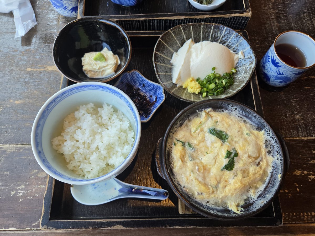 NIRA1007's tweet photo. 湯葉丼、湯葉刺し
やさしい味でした https://t.co/poeILoDNcx