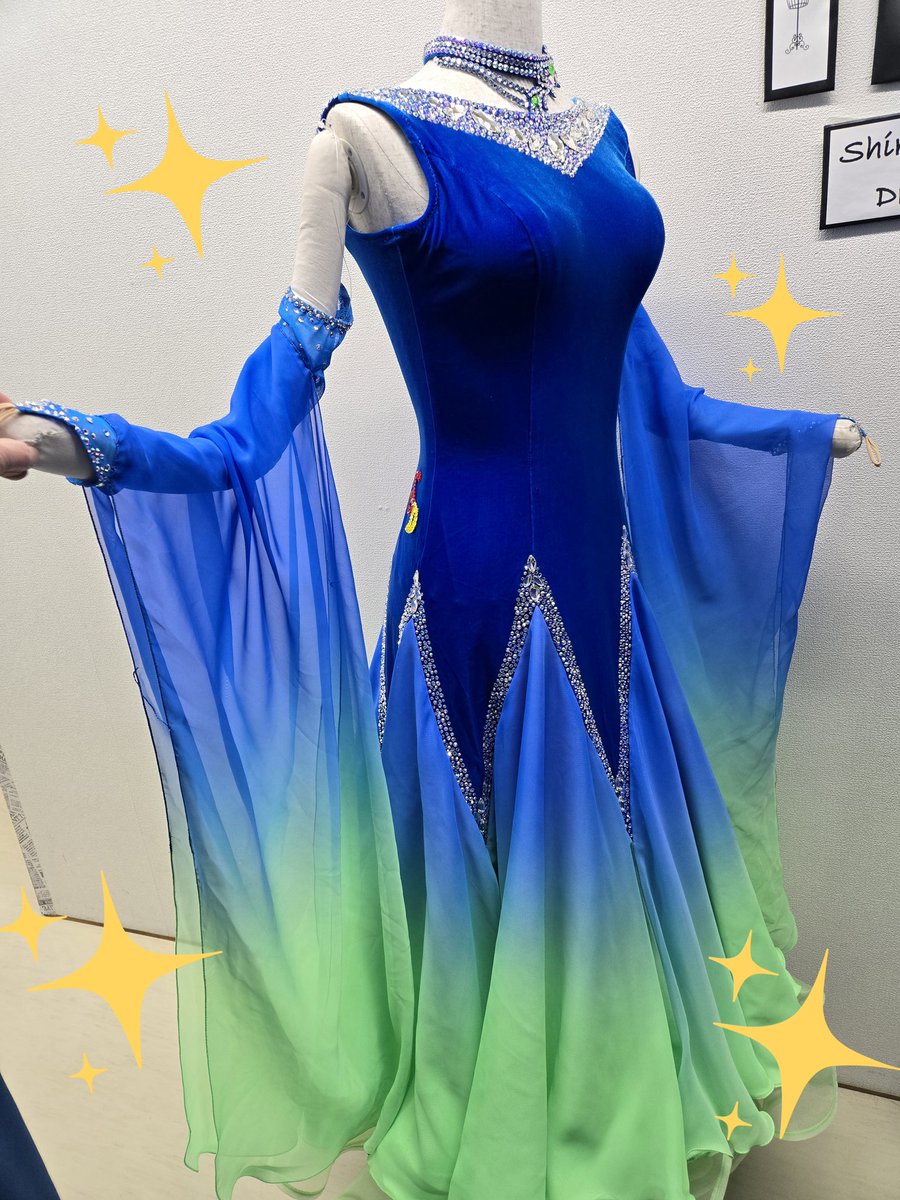 白樺ドレス　社交ダンスドレス ラテンドレス　青　痩せみえドレス 白樺ドレス 社交ダンスドレス ラテンドレス 青 痩せみえドレス