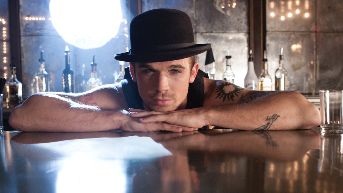 MrPopOfficial's tweet image. 15 years ago today ‘Burlesque’ was released.