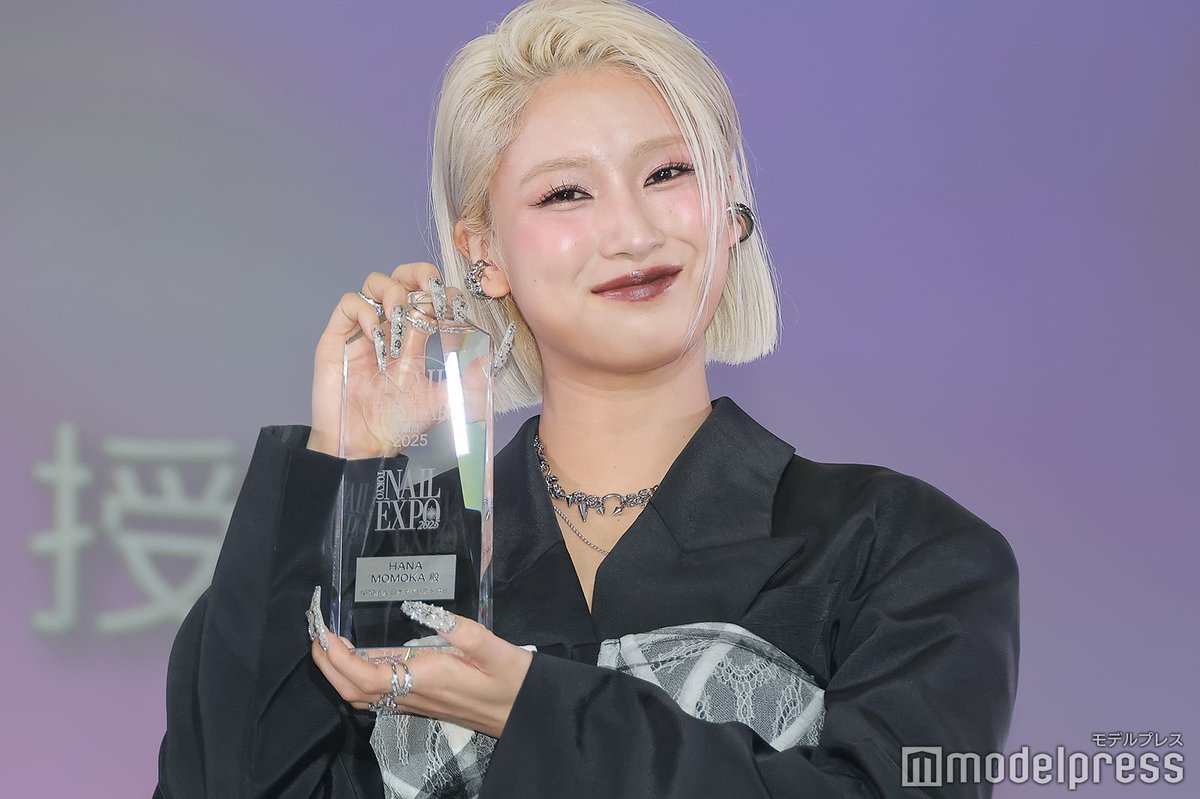 cpy_v1's tweet image. おめでとう！
この髪型めっちゃ好きなのわかる人いますか⁈耳掛けの破壊力やばすぎ
#HANA #MOMOKA