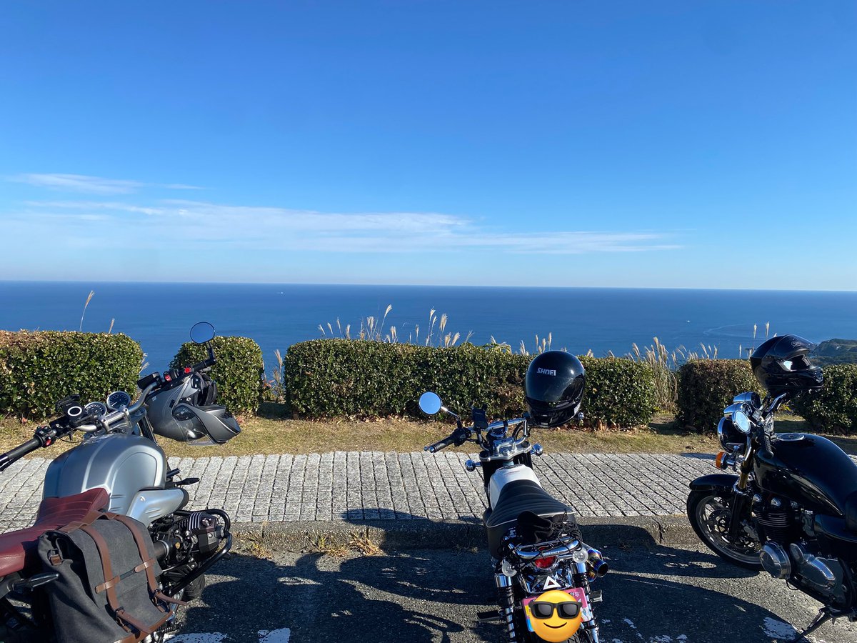 天気がいいとついつい抜け出して走ってしまいます😀

今日も展望台はいい眺めです🌞
#パールロード 
#鳥羽展望台