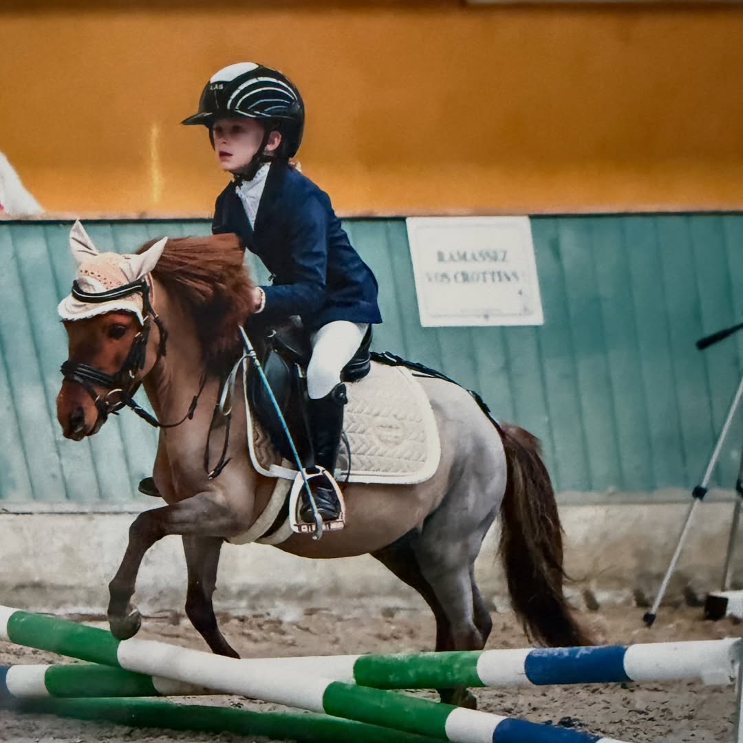 BVazif's tweet photo. Guiding her reins today, guiding her heart forever.
"A mother and daughter… learning balance, trust, and courage — one ride at a time"🐎🥰 https://t.co/H5QwPlxOLw