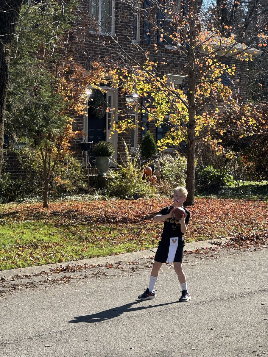 bpscheeks's tweet image. @eli_stowers3y my son out practicing today with your towel from the game, thank you for being a great role model!