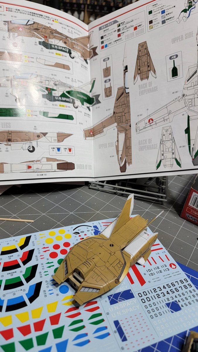 PlasticHobbies's tweet photo. Working on a Plamax VF-1A in cannon fodder colors. #Hobby #macross #scalemodels https://t.co/GbiHlTP0kq