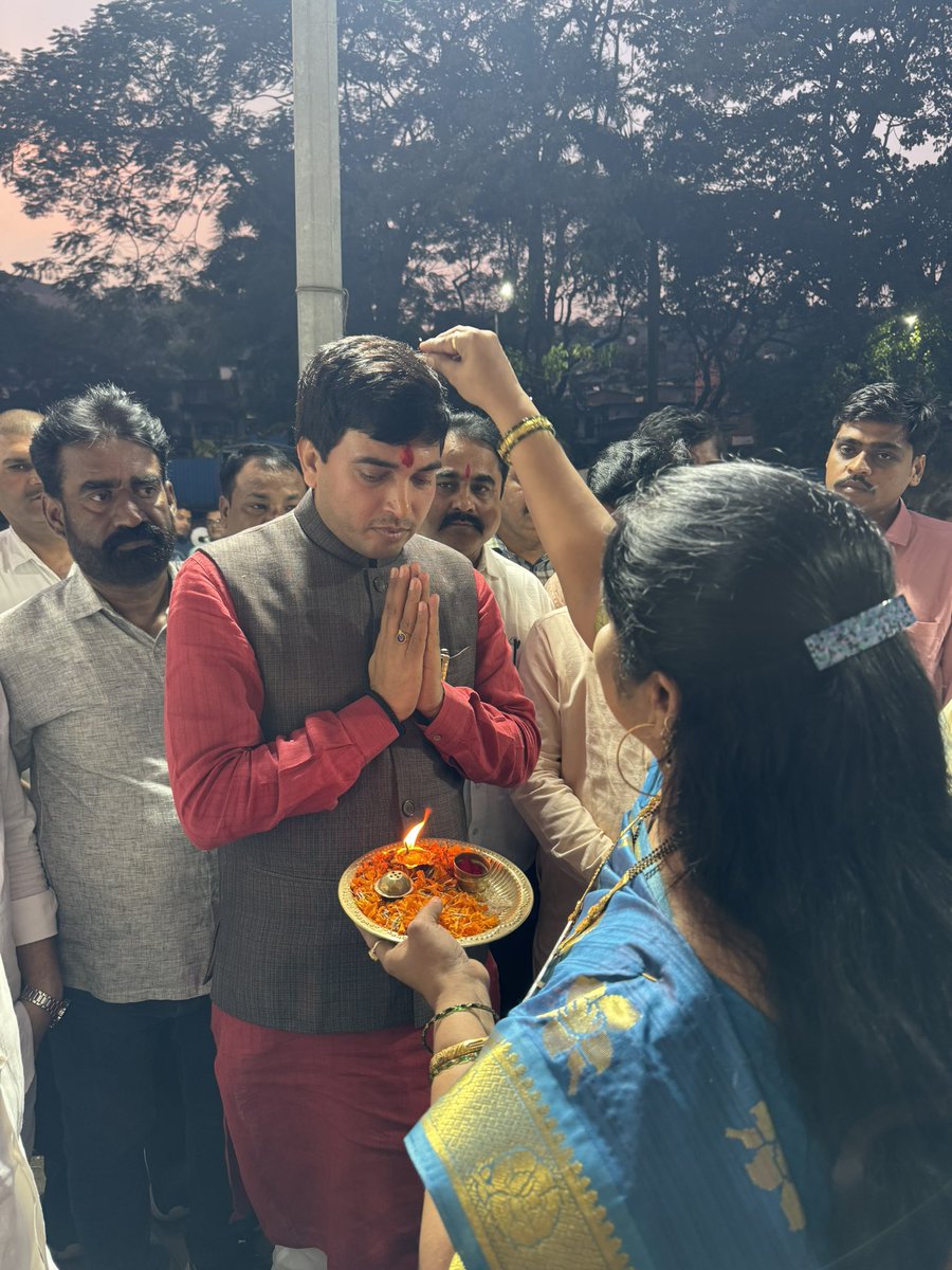 pawantripathi_'s tweet image. भारतीय जनता पार्टी तुळशेतपाडा मंडल द्वारा आयोजित स्वागत समारोह मे उपस्थित रहने का अवसर प्राप्त हुआ । 
इस अवसर पर  आयोजक श्री संजय शर्मा जी , जिला अध्यक्ष श्री दीपक दलवी जी , श्री आर. यू. सिंह जी , श्री श्रीनिवास त्रिपाठी जी , श्री आर. डी. यादव जी , श्री मनोज सिंह जी सहित मान्यवर…