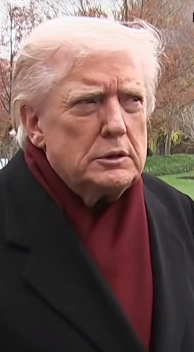 Sycosindrum's tweet photo. @realDonaldTrump Not gon lie. That boy Trump looked good in that maroon and black. https://t.co/t0FsRLktKL