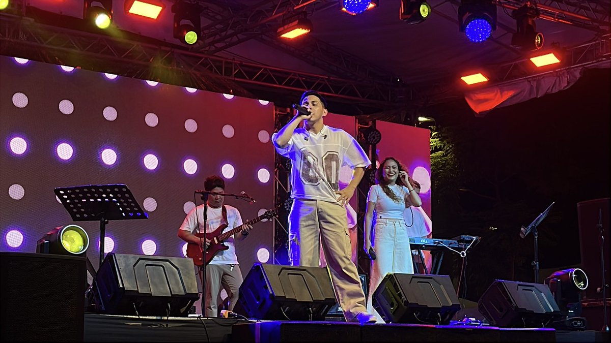 korde_band's tweet photo. DGT Christmas Lightning 2025
11.23.25

Solid mo talaga, Davao Global Township!
Maraming salamat sa pag-invite sa Christmas Lighting kagabi. Ang ganda ng event, tapos grabe ka-hype ang crowd!

#korde #kordegigs #DavaoBand #KordeBand #davaoevents https://t.co/At5tiaY96t