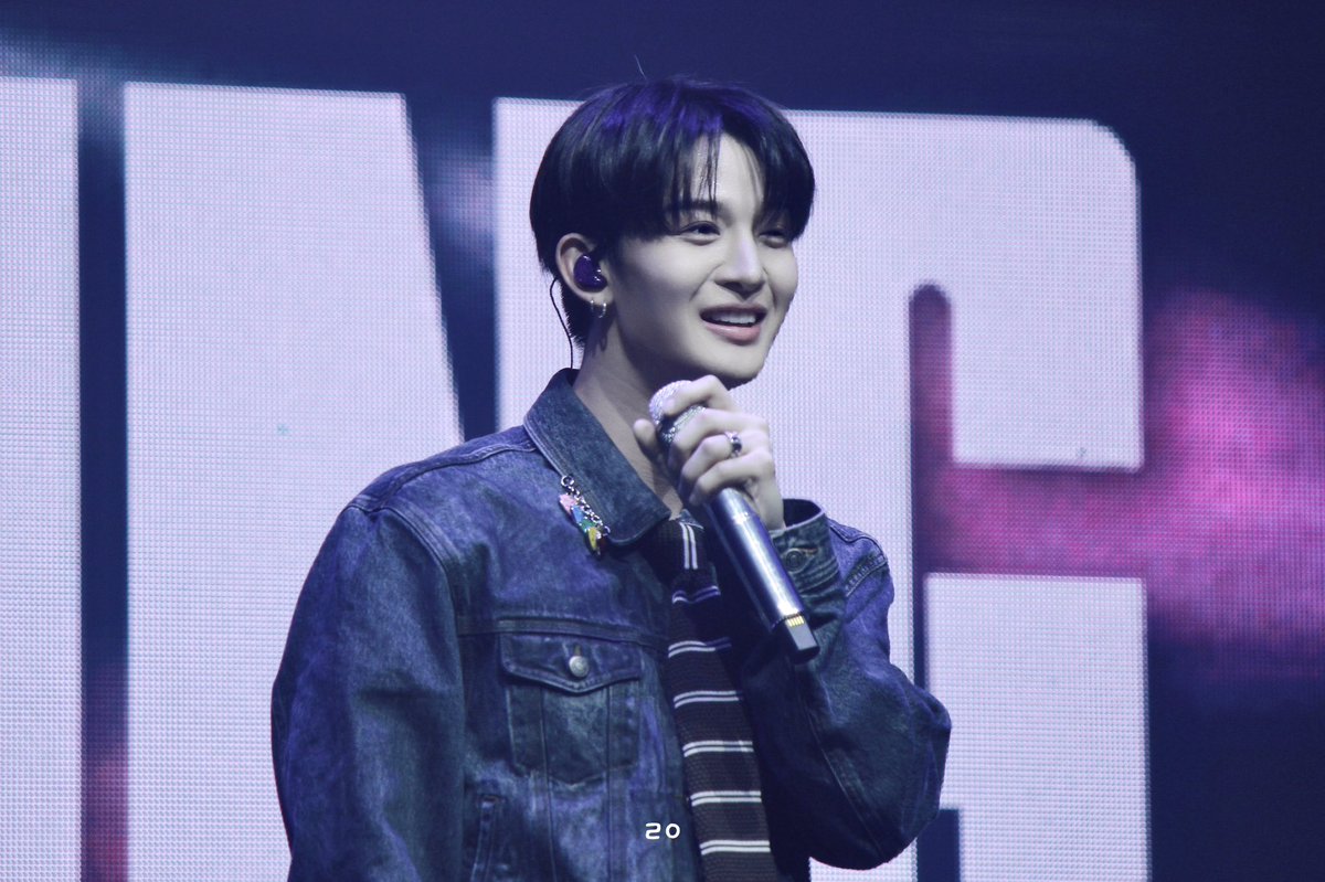 Baerrui's tweet photo. 251109 팬콘 Begin,Young D-2

😺

#배진영 #BAEJINYOUNG https://t.co/JtUv7w2OaV