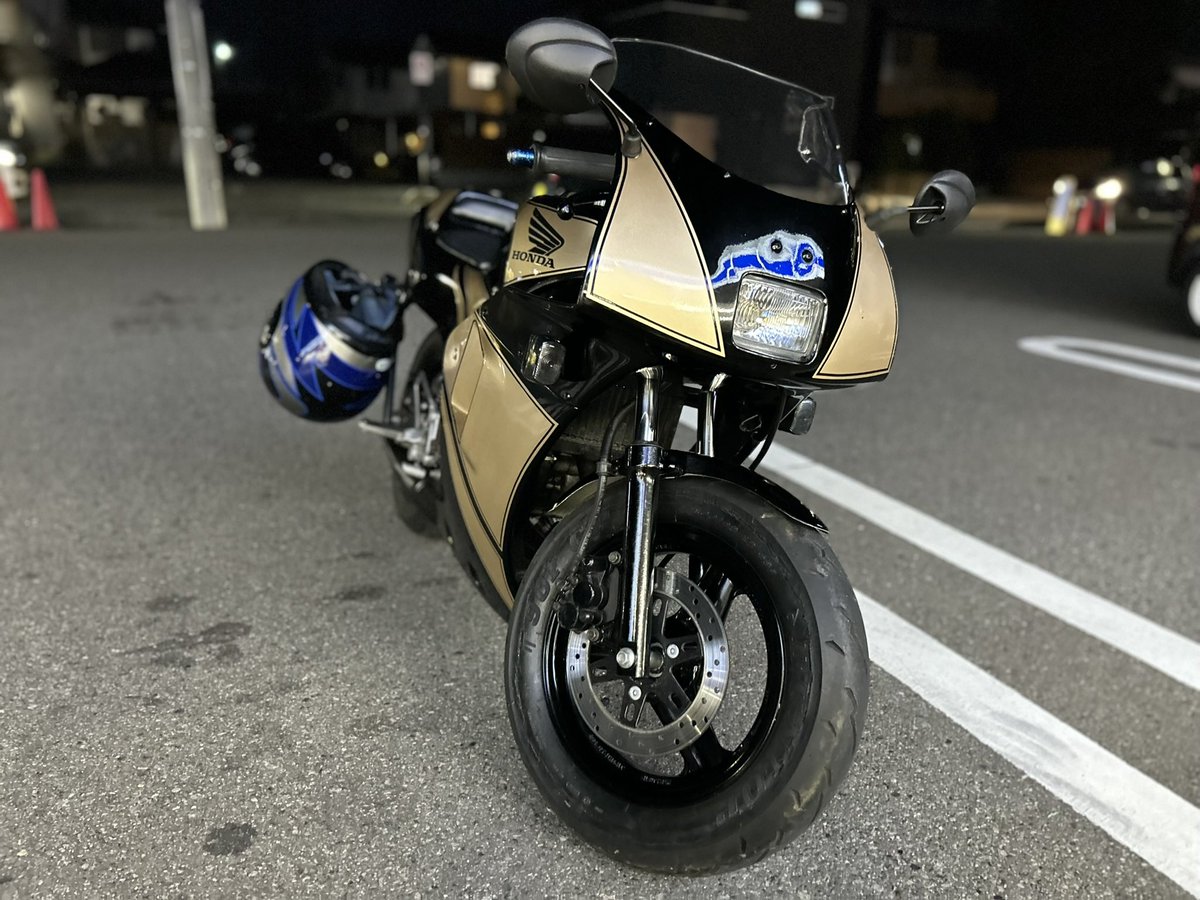 r_daniy's tweet image. バイク乗り友達ほぼ居ないので

名前:dani
年齢:18
性別:男
住み:長野
車種:nsr50
一言:中型免許取って中型乗りたい

#バイク乗りとして軽く自己紹介 
#バイク乗りと繋がりたい