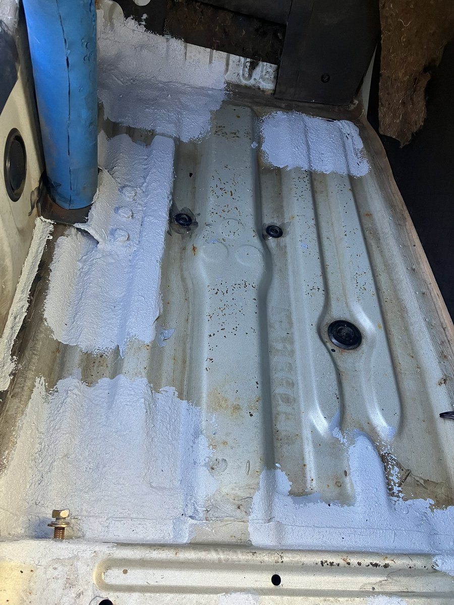 umeponea11r's tweet image. 昨日リブロックのＢ２液を塗ったところを叩いてみると・・・
カッチカチやぞ♪
拳が痛い(;´д｀)硬った〜い‼️
穴があったところが分からないくらいです(　ﾟдﾟ)スゲ！
#ReBlock