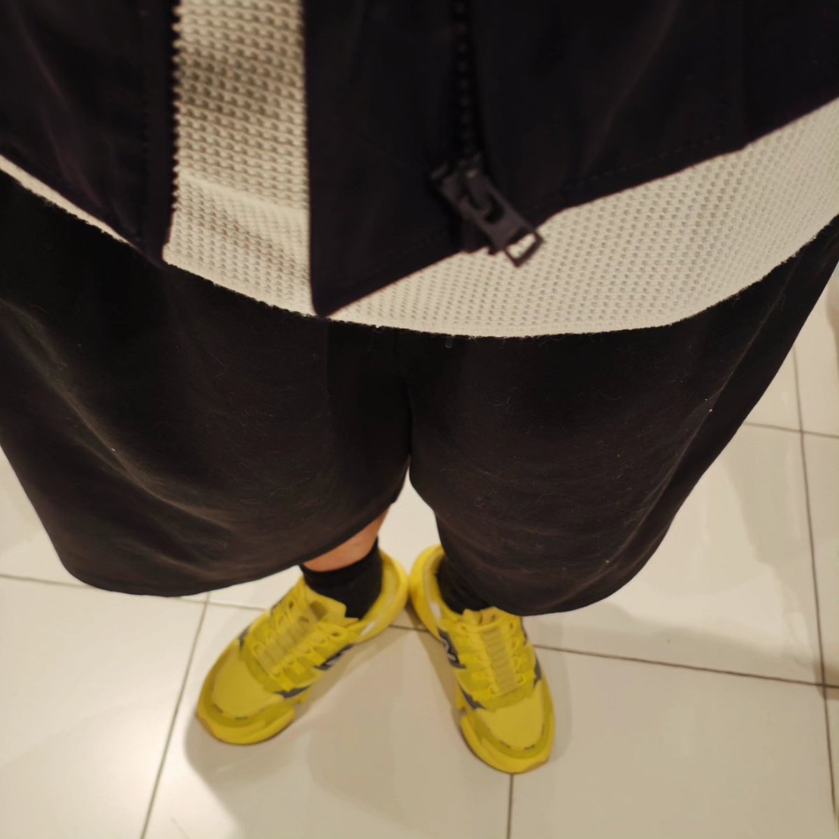 kusoyaro0812's tweet photo. 今日のクツ野郎
こんにちは☀️
〜NITORIへGO!編〜
cap : newera アンパイア UM506
tops : UNIQLO × :C
inner : UNIQLO
pants : UNIQLO × :C
shoes : NB × JADEN SMITH vision racer🟨
#jadensmith #visionracer #古着 https://t.co/MaHUtTdm82