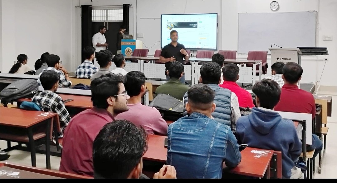 csefoetlkouniv's tweet image. ✨ Prarambh 2025–26, 21.11.25 ✨
E-Cell FoET kicked off the year with a power-packed Orientation, for newly joined teammates, full of ideas, energy &amp;amp; fresh talent! 🚀

Here’s to innovation, teamwork &amp;amp; bold initiatives ahead! 💡 #ECell #Prarambh