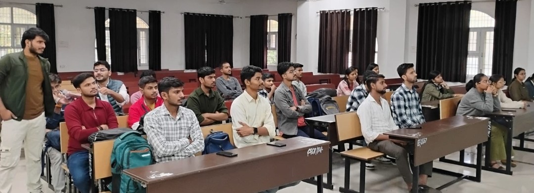 csefoetlkouniv's tweet image. ✨ Prarambh 2025–26, 21.11.25 ✨
E-Cell FoET kicked off the year with a power-packed Orientation, for newly joined teammates, full of ideas, energy &amp;amp; fresh talent! 🚀

Here’s to innovation, teamwork &amp;amp; bold initiatives ahead! 💡 #ECell #Prarambh