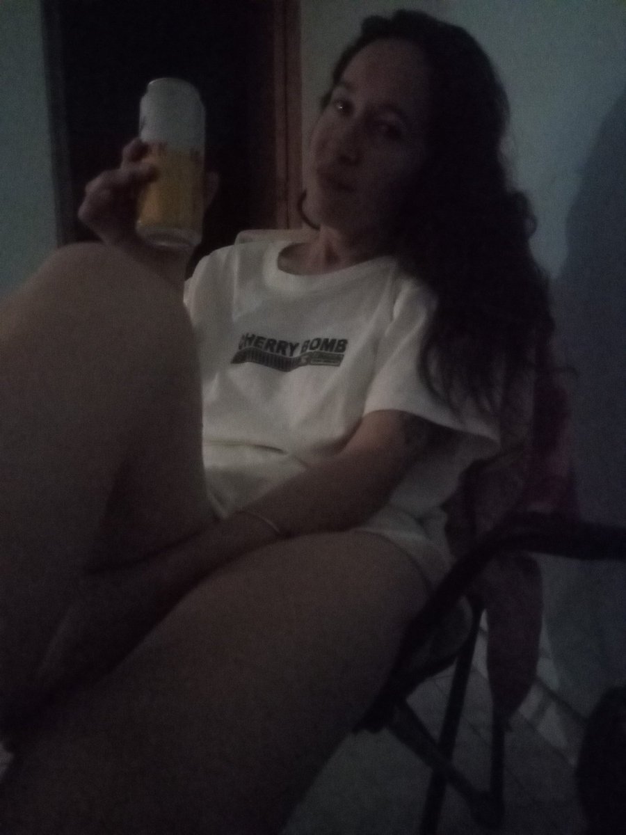 oruetaa65's tweet photo. Noche de birraaa🥳 https://t.co/R9EB9UxM1Z