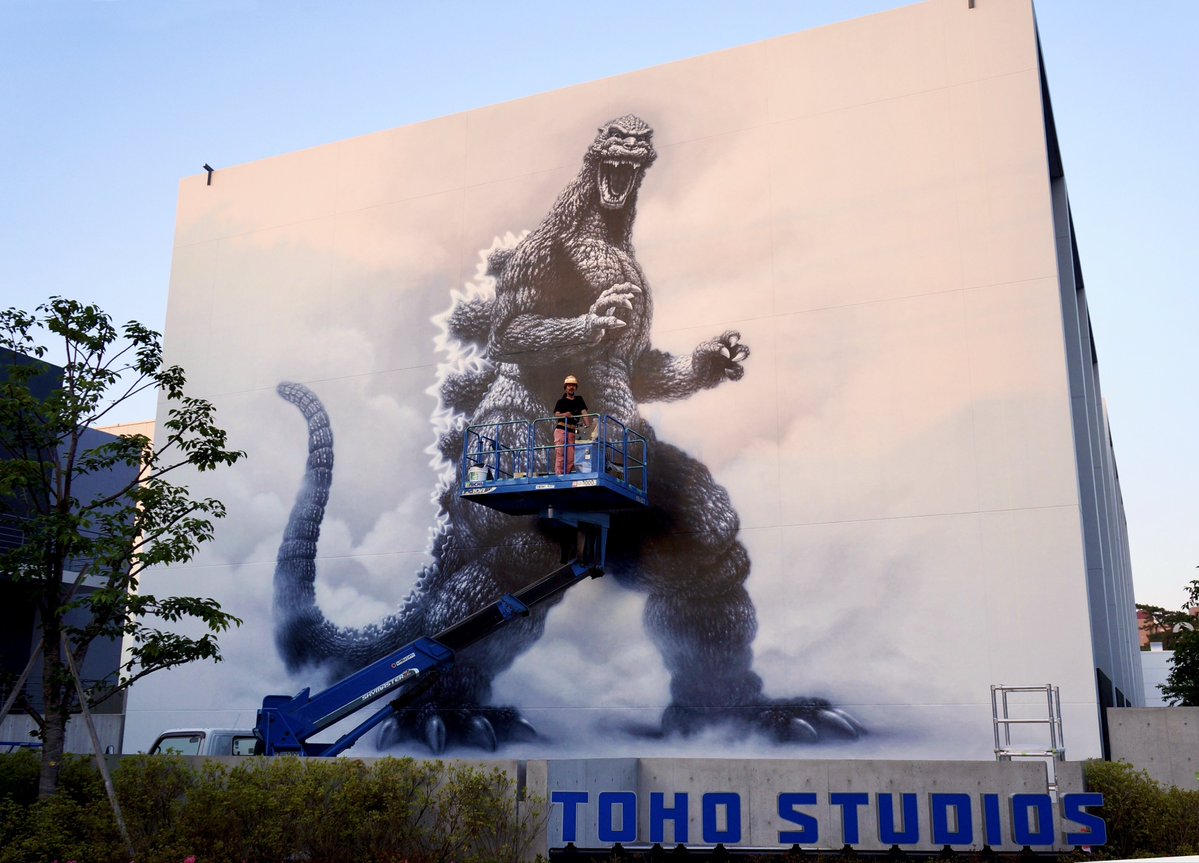 m_hanawa_'s tweet image. デザフェスのおかげで沢山の方にフォローしていただいただきました。本当にありがとうございます🙏！

新しいフォロワーさんに自己紹介を🎨

映画やドラマ・テーマパークのために絵を描く仕事を随分長いことやってきました。…