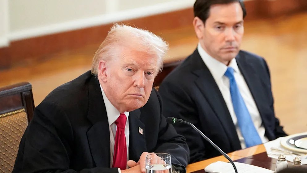 🇺🇸🔥 HAMMER! TRUMP WILL ENDE DER MASSENMIGRATION IN EUROPA DURCHSETZEN

👣 🚫 Die US-Regierung unter Donald Trump geht jetzt aktiv gegen die Massenmigration in Europa vor – und das mit einem Hammer-Vorstoß:

👉 US-Botschafter sollen künftig die Migrationspolitik europäischer