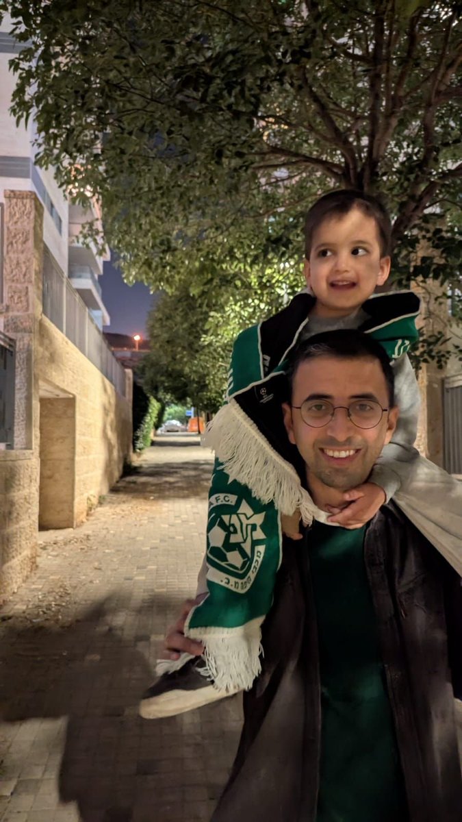 UltrasOmri's tweet image. בואו נעשה קצת טוב לפני שחוזרים לקלל במגרשים,
נרתמים לעזור לרום הקטן.
רום בן ה 4 חלה בסרטן בפעם השנייה והמשפחה שלו צריכה את עזרת כולנו.

לינק לתרומות בתגובות