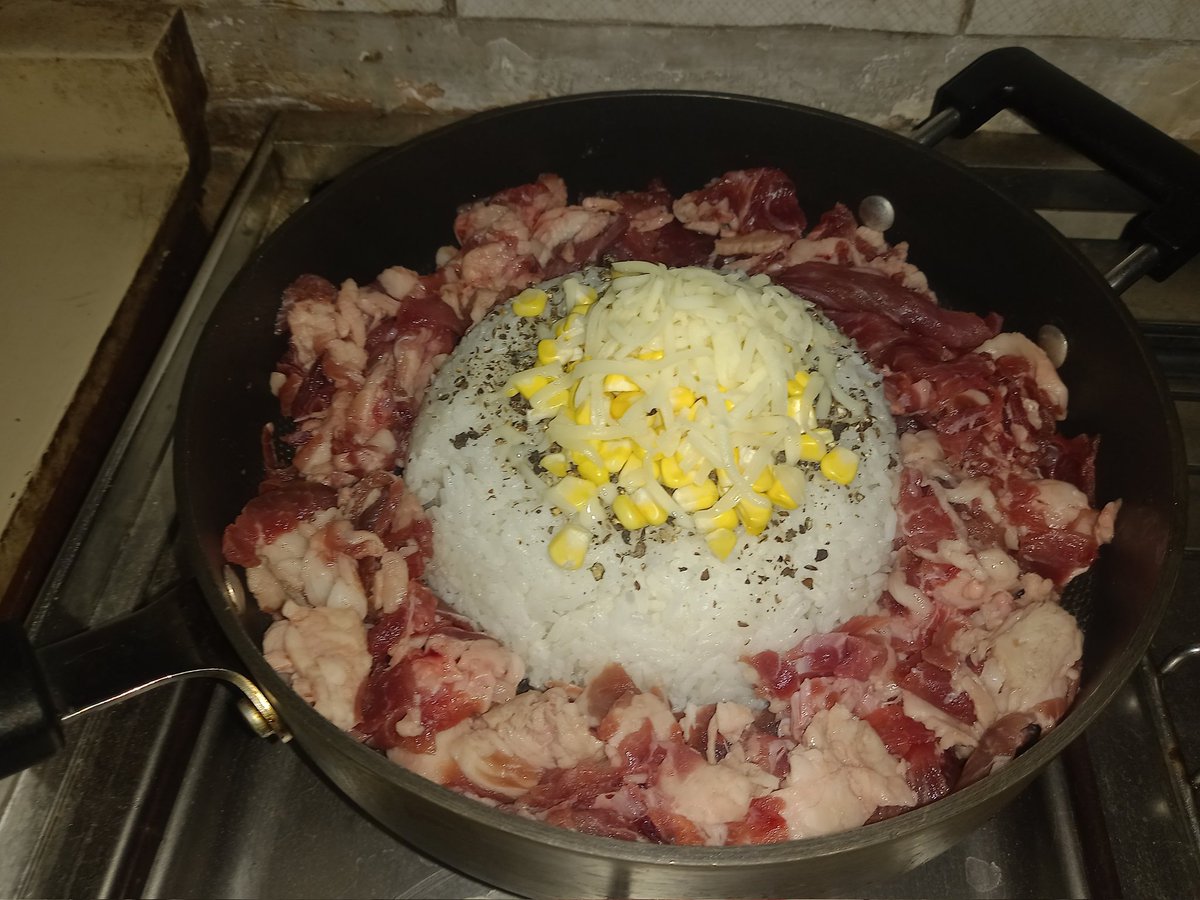 mirthbound's tweet image. me and my "ini sih aku bisa bikin di rumah" meal