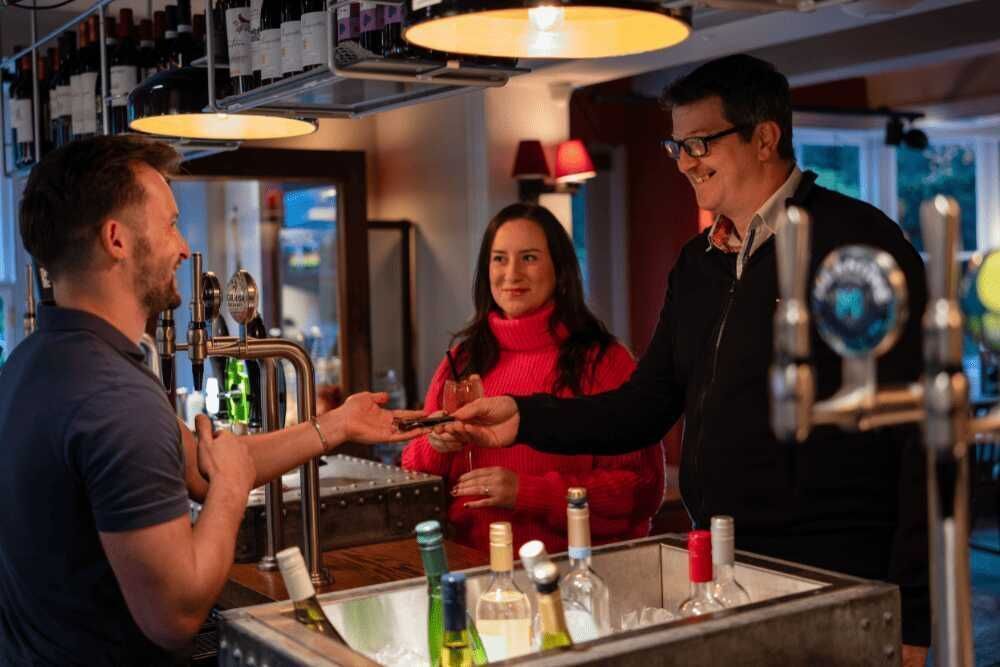 TheBBDirectory's tweet image. Booking Direct gets you More @ Upham Inns.

Guests get 15% off when they book direct.

Enjoy a complimentary drink at the bar, the chance of a free room upgrade, late check out until 12pm.

Use promo code BOOKDIRECT.

bandbstays.co.uk/13477

#UphamInns #BookDirect #Offers