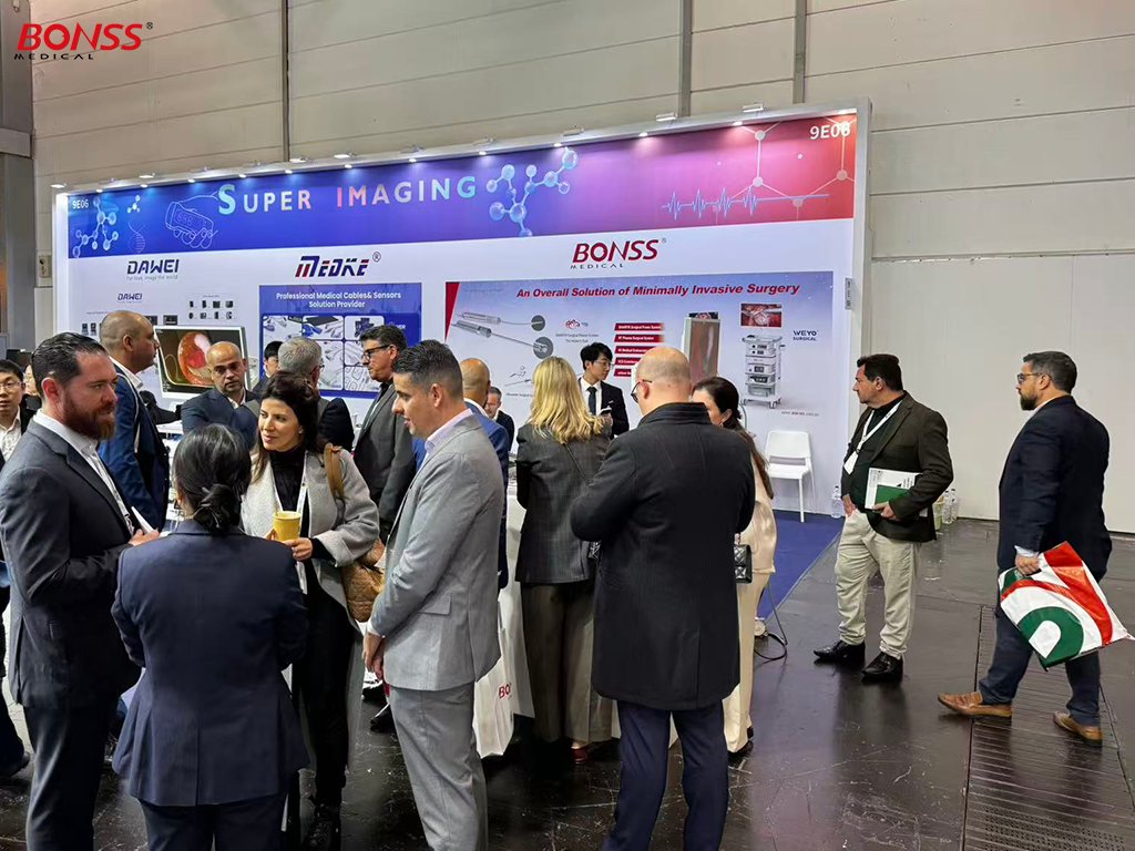 BonssMedical's tweet image. ✨ BONSS Medical Slays MEDICA 2025! 🌍
• RF Plasma Systems: Low-temp #ablation + #Precise cutting + Fast #hemostasis
• #SHARFIR Surgical Systems: Better #resection
• wMerak 4K Endoscopic Systems: Bionic color, vascular enhancement, stable imaging
See you in Düsseldorf 2026! 🚀