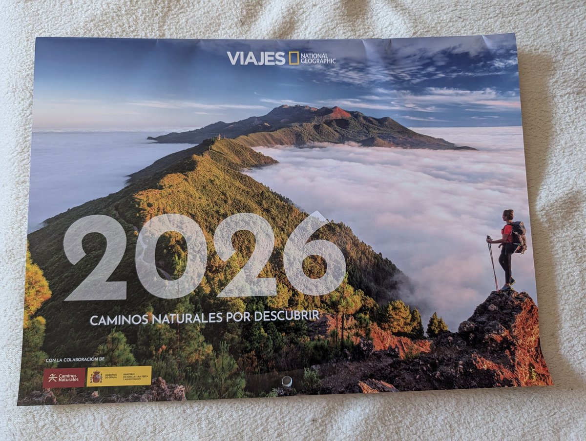 . 🔈 Este mes también podéis leerme en la revista <a href="/ViajesNG/">Viajes National Geographic</a> 🗞️ donde he publicado un artículo sobre mi rincón favorito de #Tenerife: la Península de Anaga 💚 Patrimonio de la Humanidad UNESCO y Reserva de la Biosfera.
Si compráis la revista, viene con calendario 2026 🤩