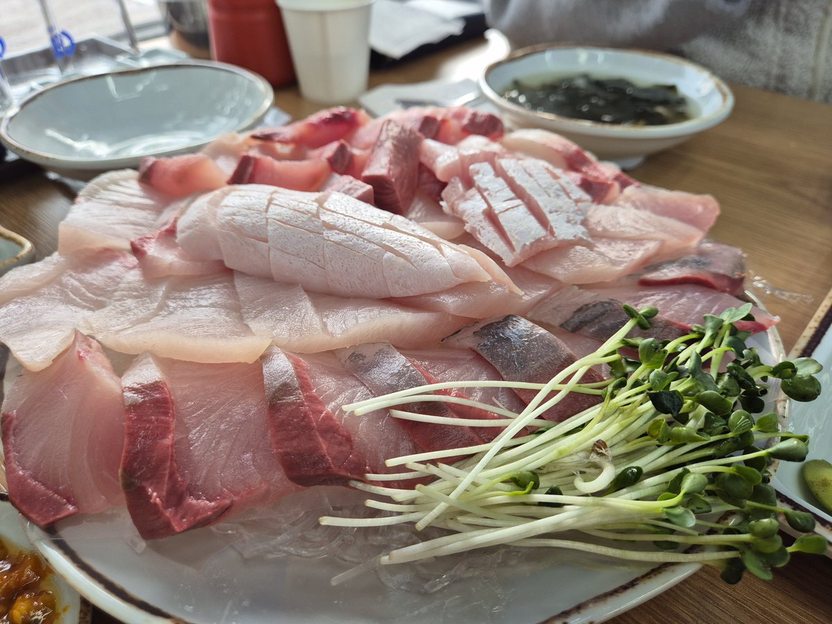 lean0v0's tweet image. 대방어는 사랑입니다.
스타크씨 회사주세요.