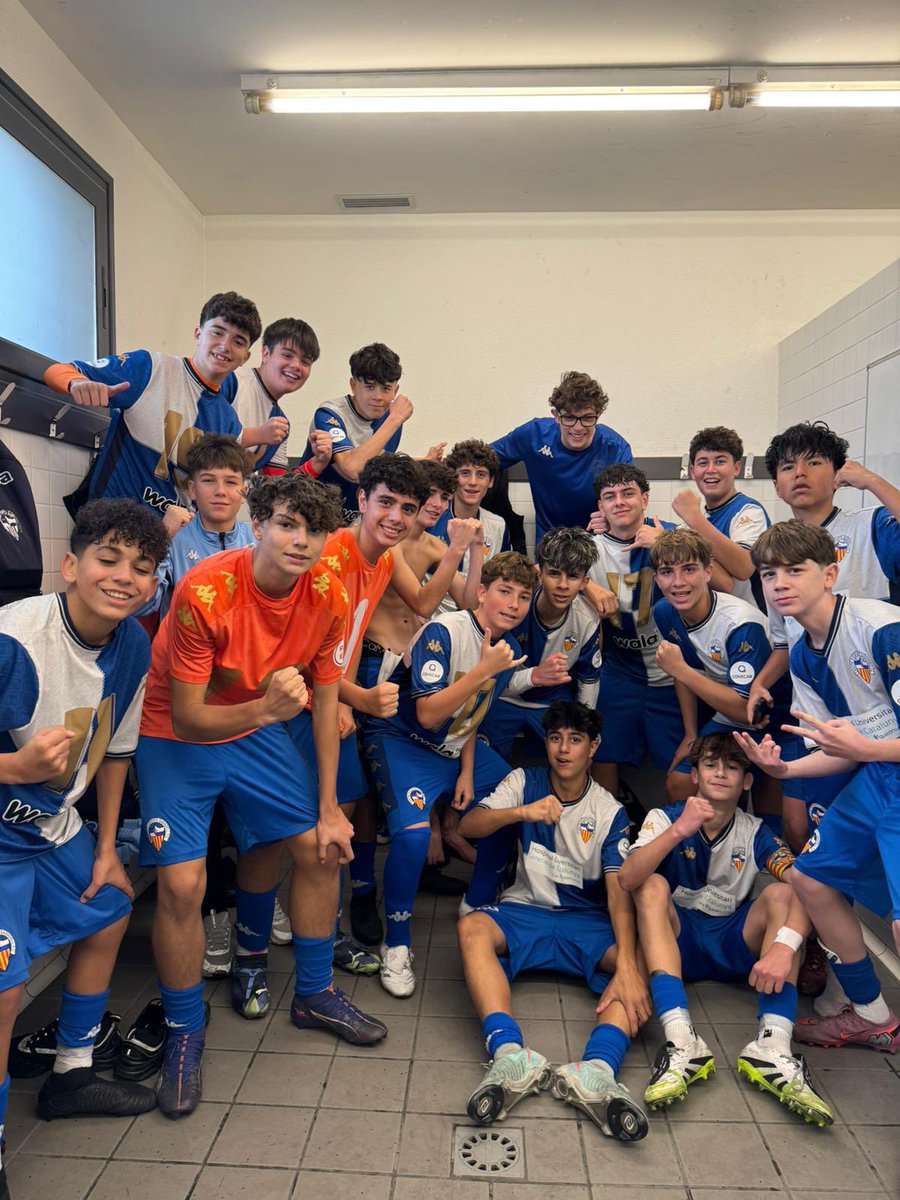 FutBaseCES's tweet image. 😍 Els 𝗖𝗔𝗗𝗘𝗧𝗦 sumen una jornada més de bons resultats! 

🔝 Gran victòria del S16 A a Olímpia

👏🏻 Triomfs molt treballats de S15 B i S15 C!

🤝🏻 Empats de molt mèrit del S16 C i el S15 A contra grans rivals

⚽️ Bona feina del S16 B tot i no sumar

#FutBaseCES