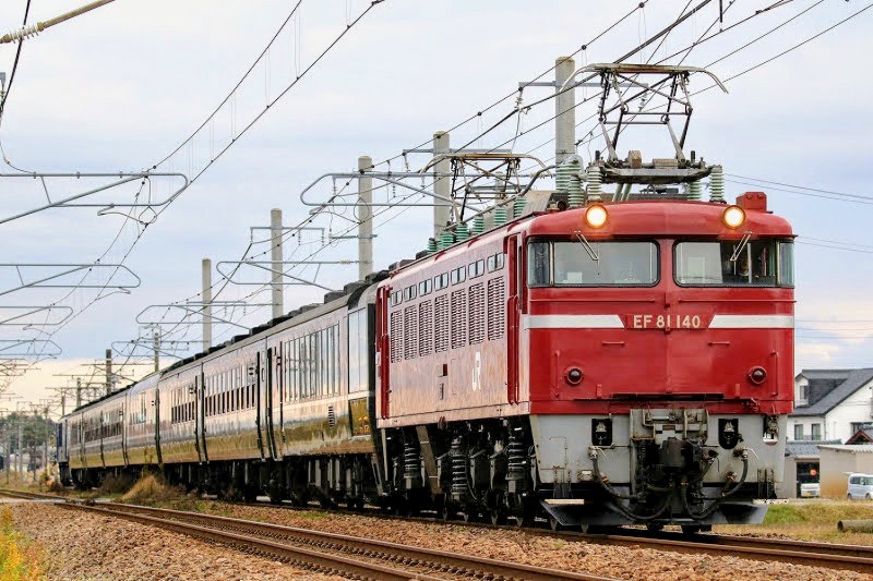 滝24700 tweet media