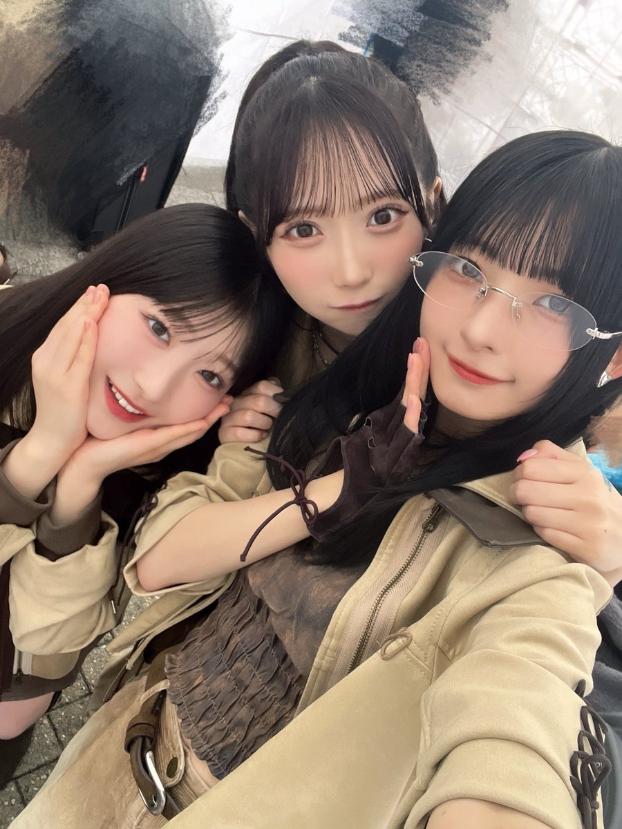 nagata_shiori_'s tweet image. 11thスペシャルリリースイベント in大阪
ありがとうございました🏹レアな屋外ライブ（！）
#排他的ファイター 動画も拡散していただけたら嬉しいです🤍
はっぴーさやちゃんせっとでのお見送り会も楽しかったです&amp;gt;▽&amp;lt;また会えますように～🌛
 #ノイミー