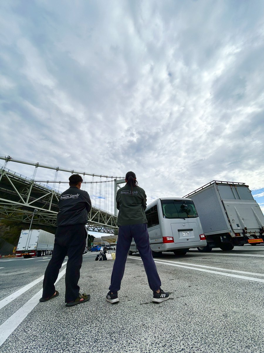 DreamScouts's tweet photo. トラック、夜行バス共にDCJから九州に帰ってきました🚌🚛

マイクロバスはメンバー兼今年度トラックドライバーの2人が、トラックは、前回に引き続き、他団体の団長とＯＢに運転のお手伝いをして頂きました👏
大変な距離の中、安全運転ありがとうございました😭😭

これにてDCJ〜完〜🐺

#ドリスカ #dcj https://t.co/N1VgiocPEY