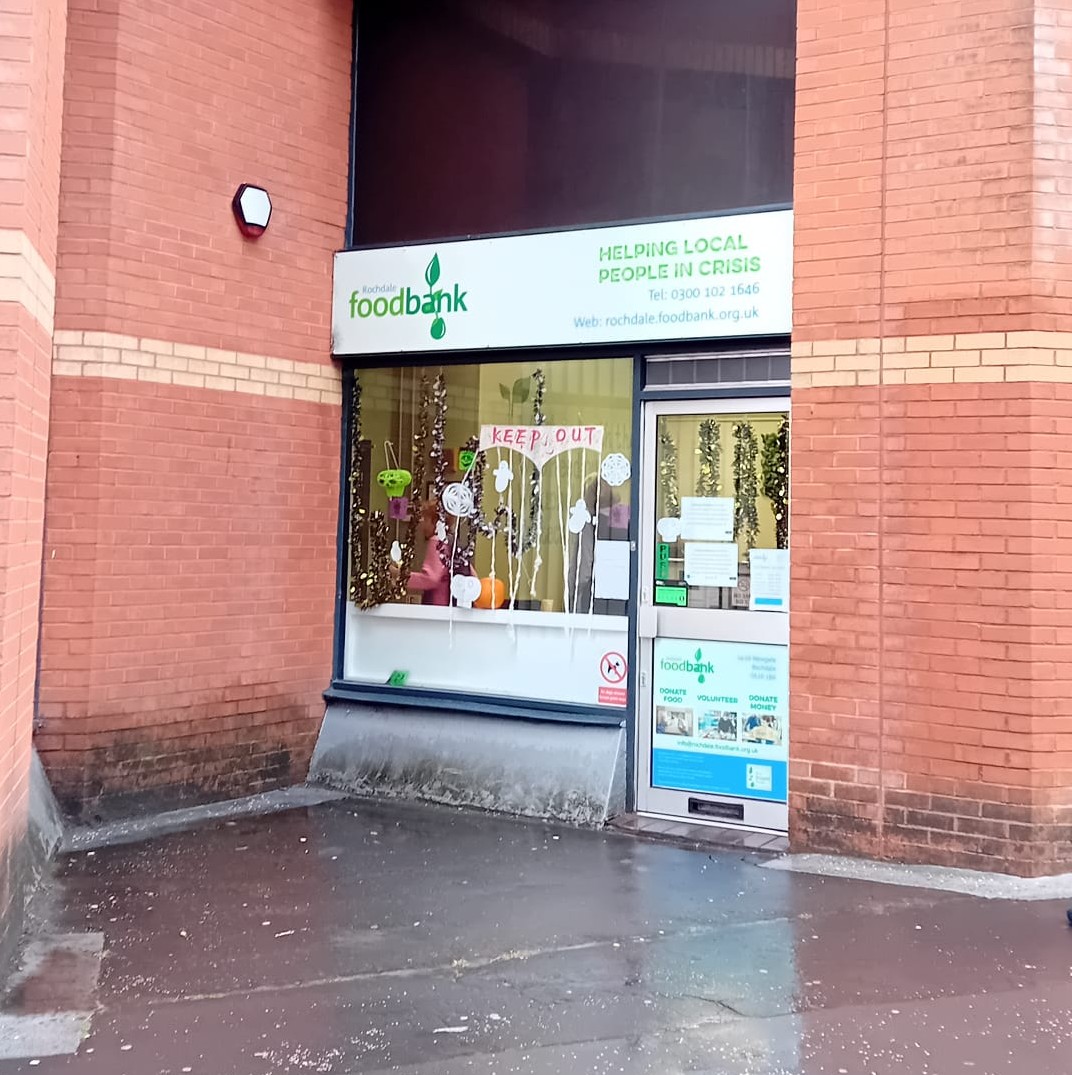 EarlyBreakUK's tweet image. Donna our pathfinder worker, today, she's supporting one of her young people in accessing the food bank. 💪❤️ It's wonderful to see our community come together to ensure everyone has the resources they need. Let's continue to uplift and support each other! 

#CommunitySupport
