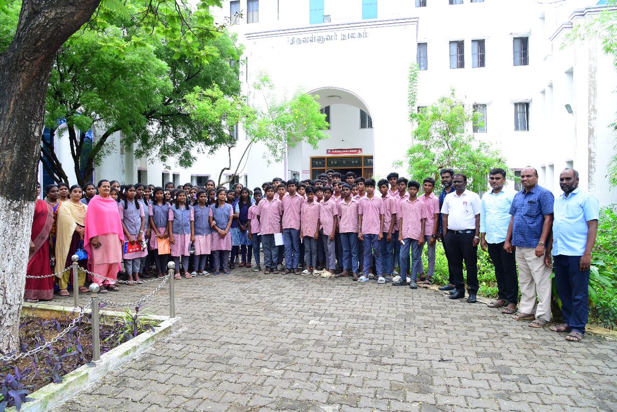 PeriyarVarsity's tweet image. 🎓 Students from Govt. ADW Higher Secondary School, Mattukaranur, visited Periyar University today (24.11.2025) for an enriching educational tour on higher education opportunities. 
#PeriyarUniversity #EducationalTour #HigherEducation #StudentVisit
