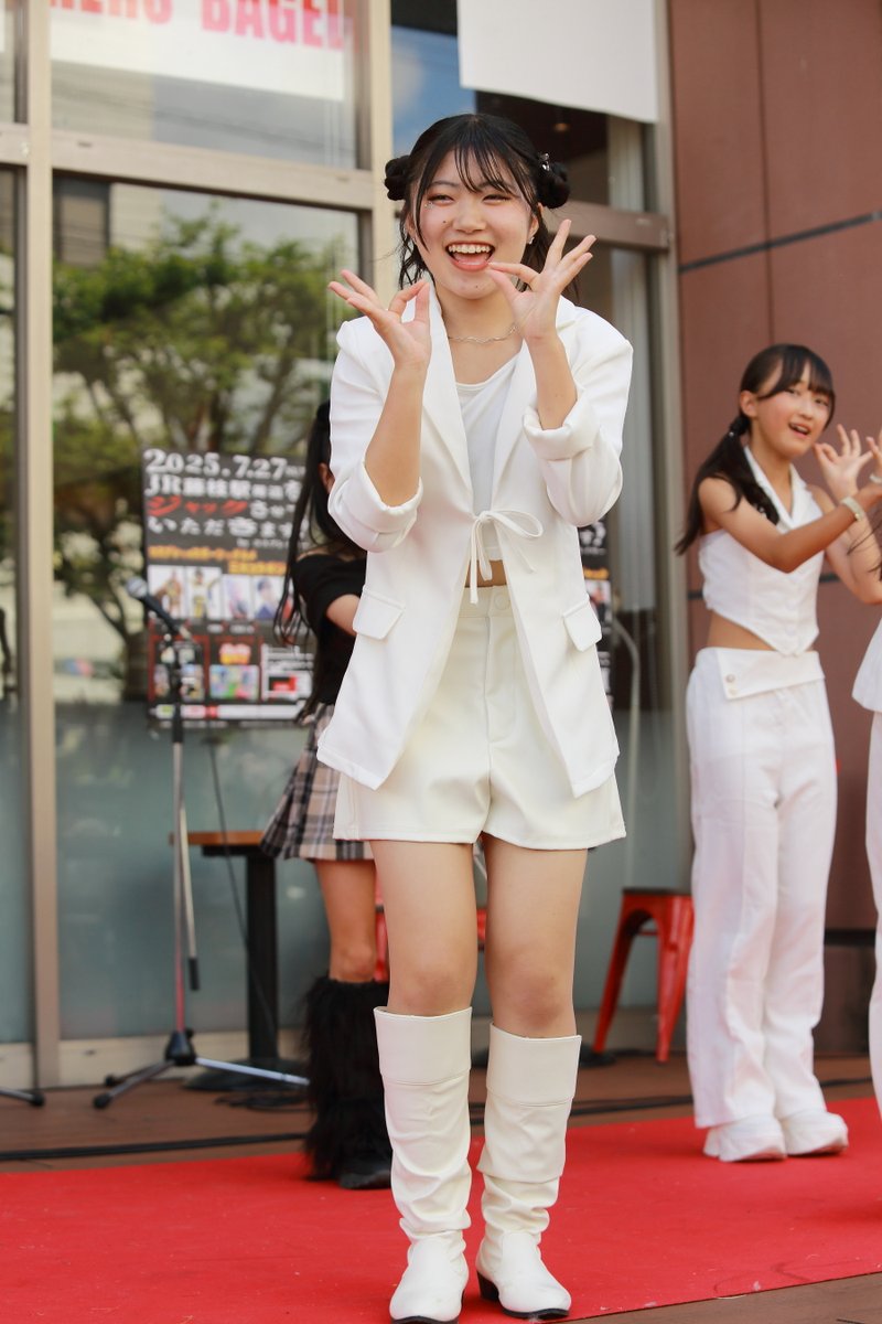 hitumabushihann's tweet image. 2025.07.27  藤枝駅前ジャックイベント、JR藤枝駅前デッキステージ。
bloon (ルーナ) の yuiさん。
#yui
#bloon  #ルーナ
#藤枝駅前