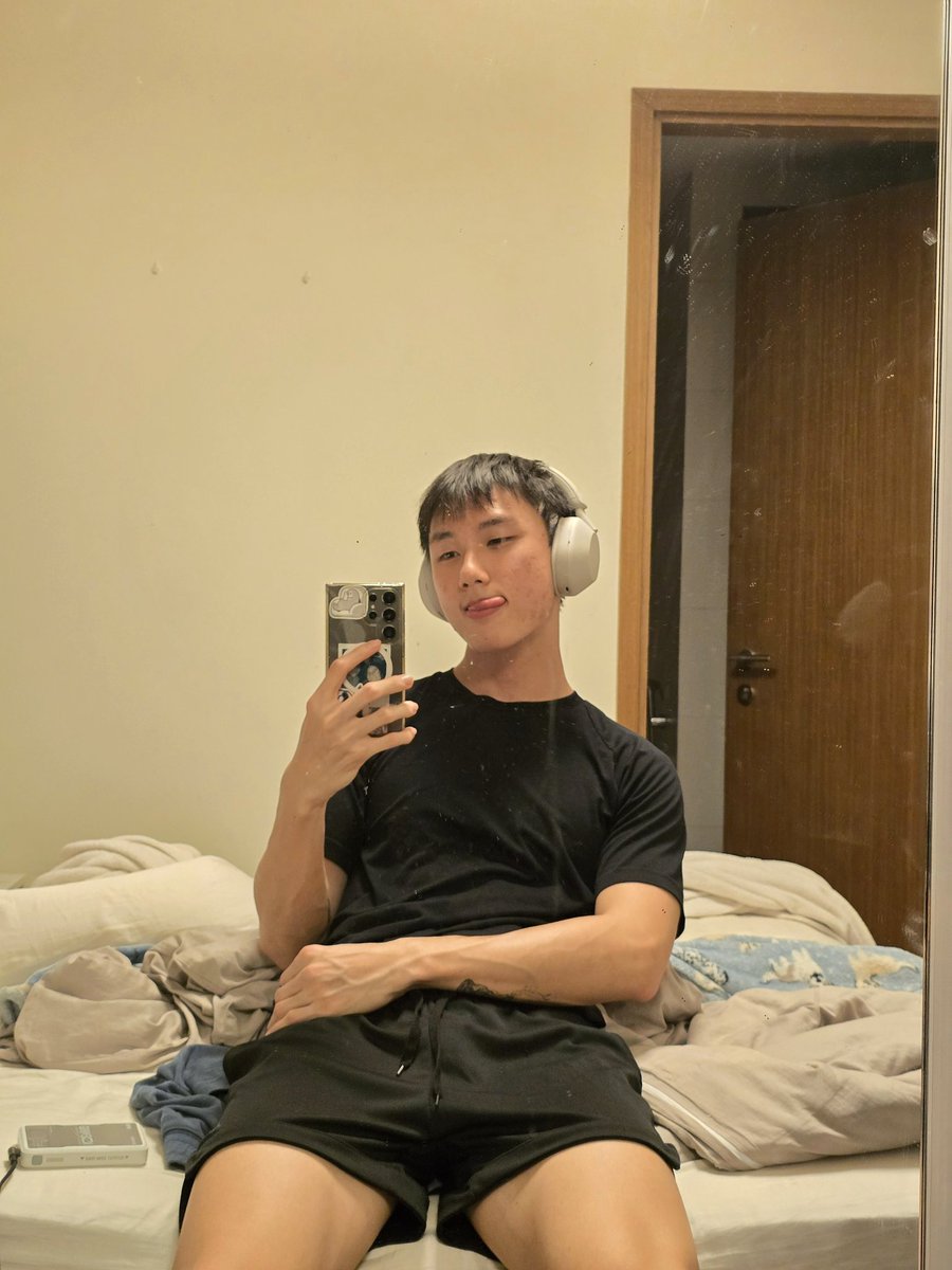 moon tweet media