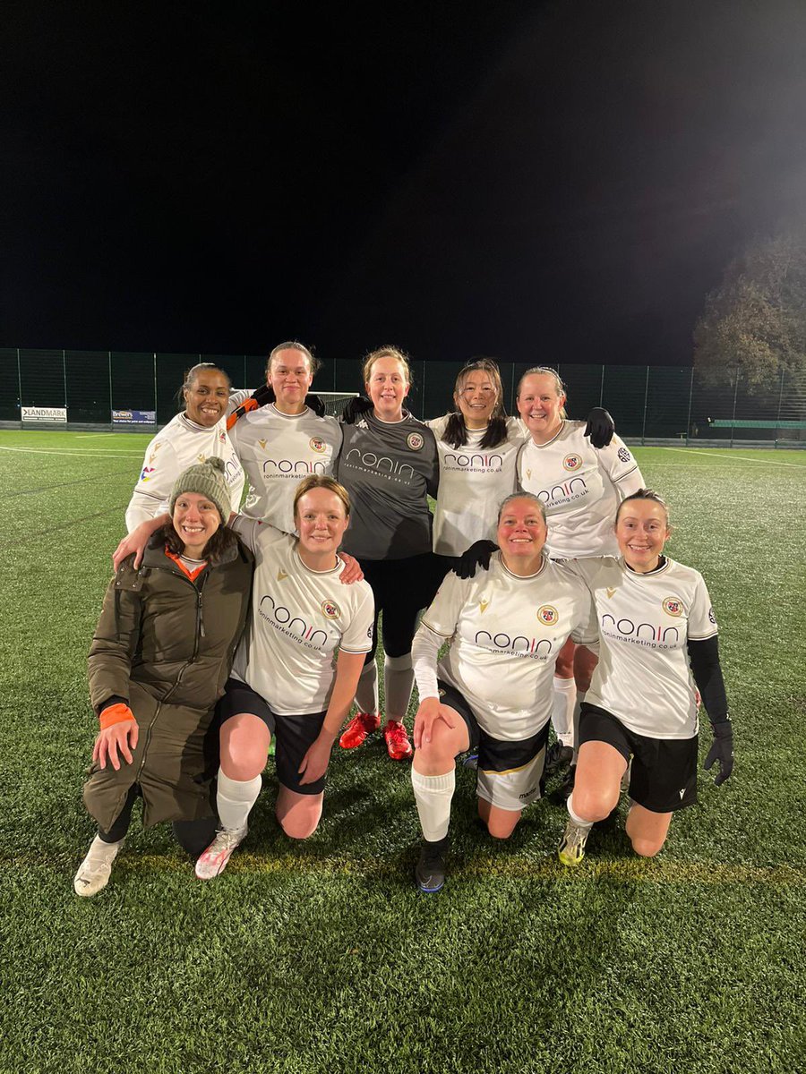 Can you tell if they won, lost or drew? 
No…us neither! 🤍

That’s because at Belles, it’s never about the result, it’s about enjoying football, making friends &amp; celebrating every moment together 😍

Big congrats to Steph on making her Casual League debut 👏✨

#PlayingOurPart