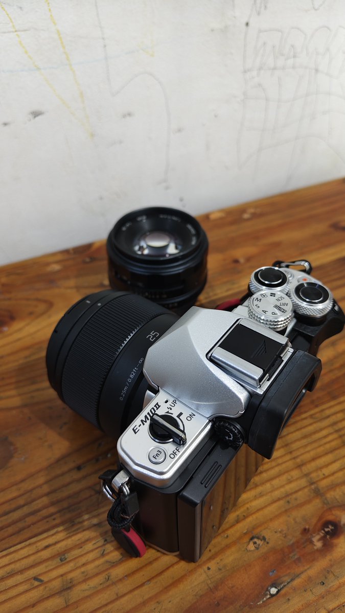 X_periman's tweet photo. WTS Mirrorless olympus
Kondisi mulus nominus jarang pakai
Tanpa jamur
Semua fungsi berjalan normal ya
Lensa dapat 2 Lumix 25mm F1. 7 dan Meike 35mm F1. 4
Lengkap dengan dus, charger, batre ori, dan juga memory plus strap

Lokasi di tangerang jakarta
#zonajajan #zonauang https://t.co/d8hvagVXhi