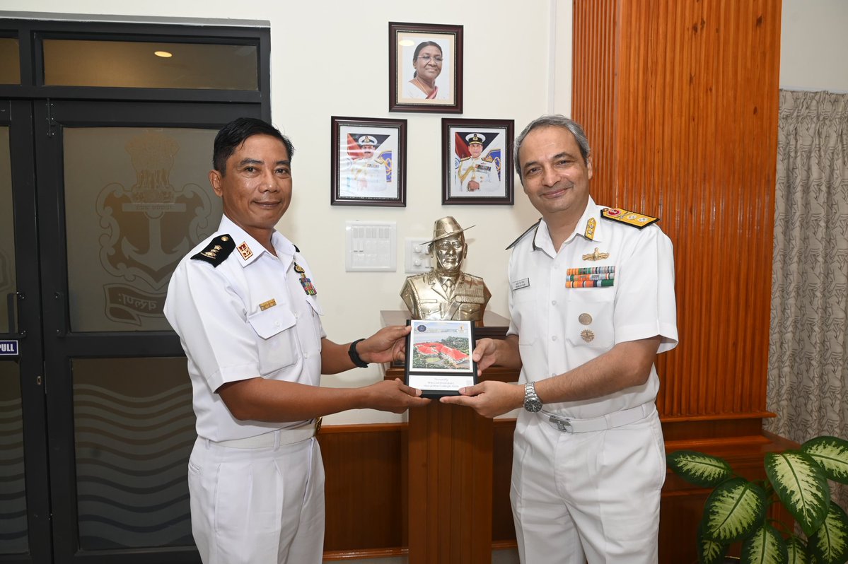 InNwc's tweet image. A Delegation from Myanmar Navy led by Cmde Kyaw Swa Htet visited #InNWC today. The engagement facilitated meaningful professional interactions and sharing of best practices &amp;amp; practical insights on training, while fostering deeper understanding of shared maritime challenges. 
🇮🇳…