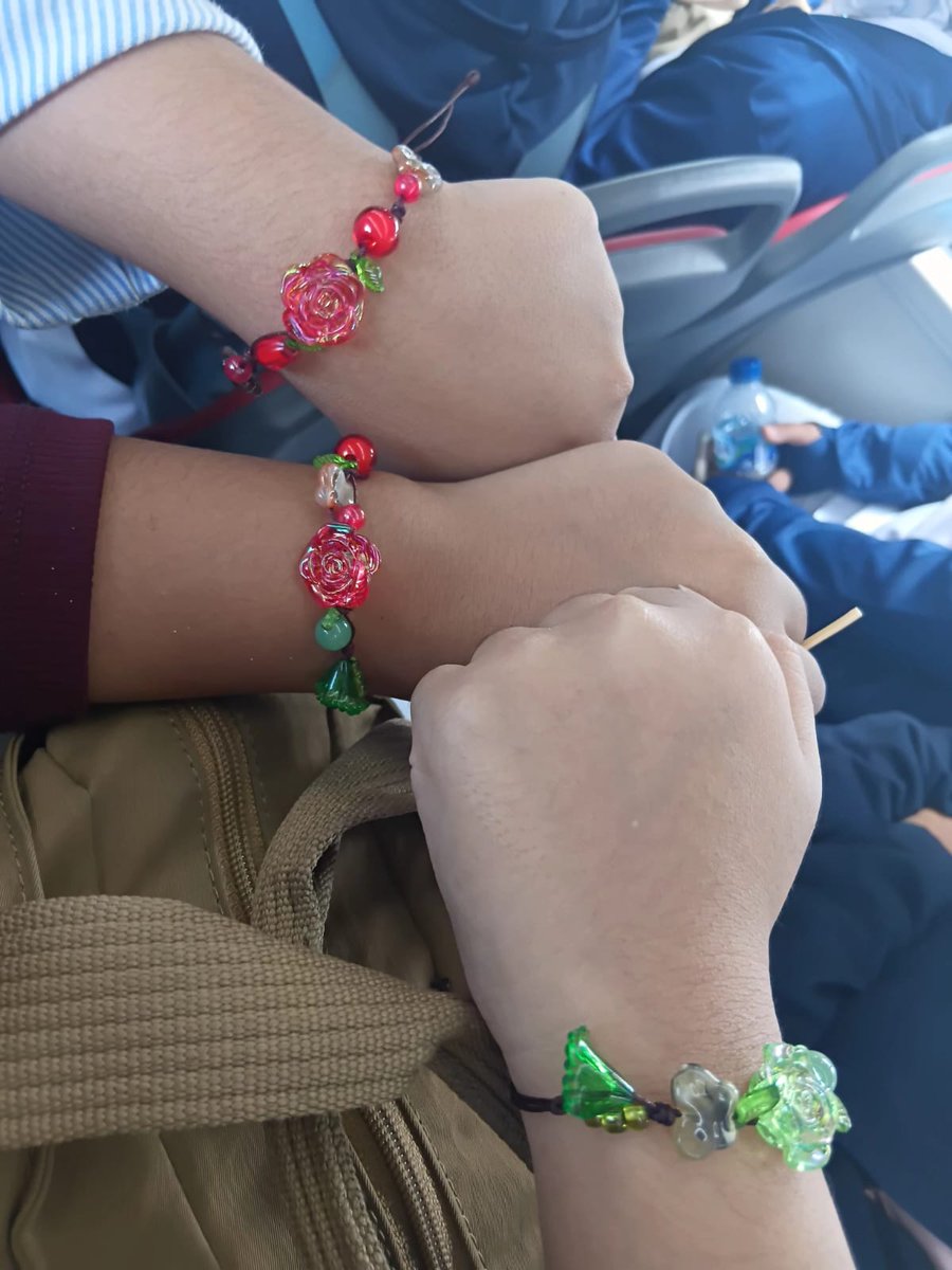kitytaesan's tweet photo. hamsil dari ngiter di pasar seni cenderamaya UNJ 😜😜😜 https://t.co/ziwHdiZFDu
