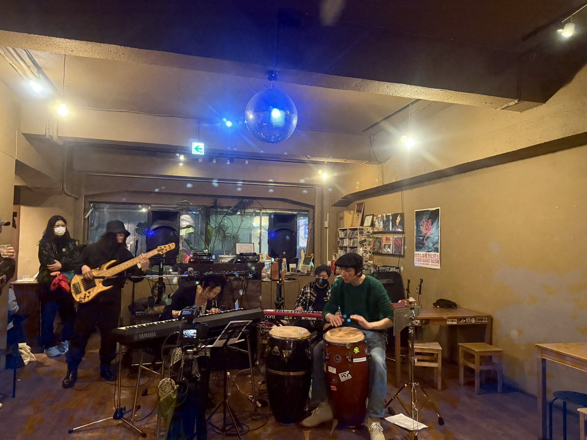 es_bd_toru's tweet image. ネコダさんのライブ、始まってます！

#CafeCRAC 
#Ellie #BUSHBASH 
#necodacoffeewithbestpart