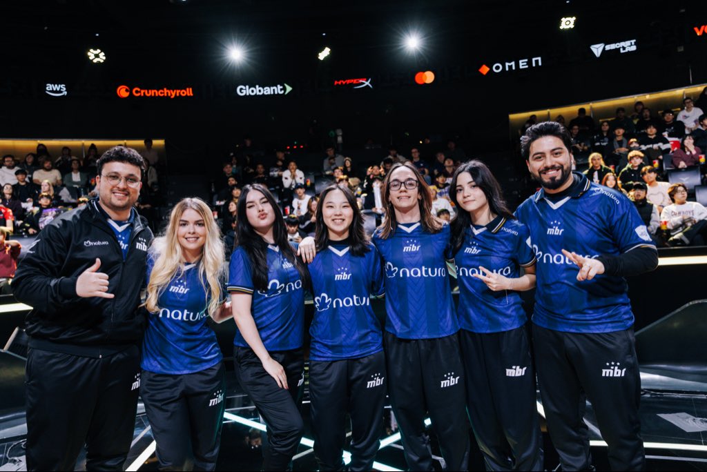 sayurivlr's tweet image. gg ganhamo de 2-0 vs @NinetailsGC no #VCTGameChangers
obg pela torcida :)
#SomosMIBR #NaturaJogaJunto