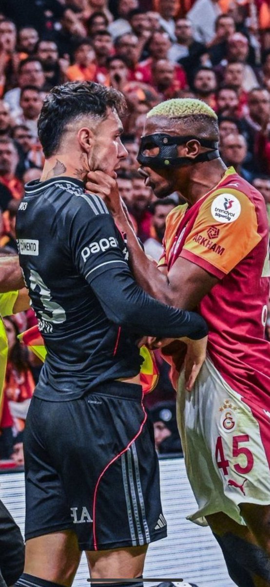 Bu ülkede buna ceza olmaz diyen oe GSliler bahis oynayan Eren elmalıya ödül gibi 45 gün ceza veren tffden Edersonun shop olan videosu için ceza almasını bekliyorlar bunlar Fenerbahçe'den korktukları kadar Allah'tan korkmuyorlar .