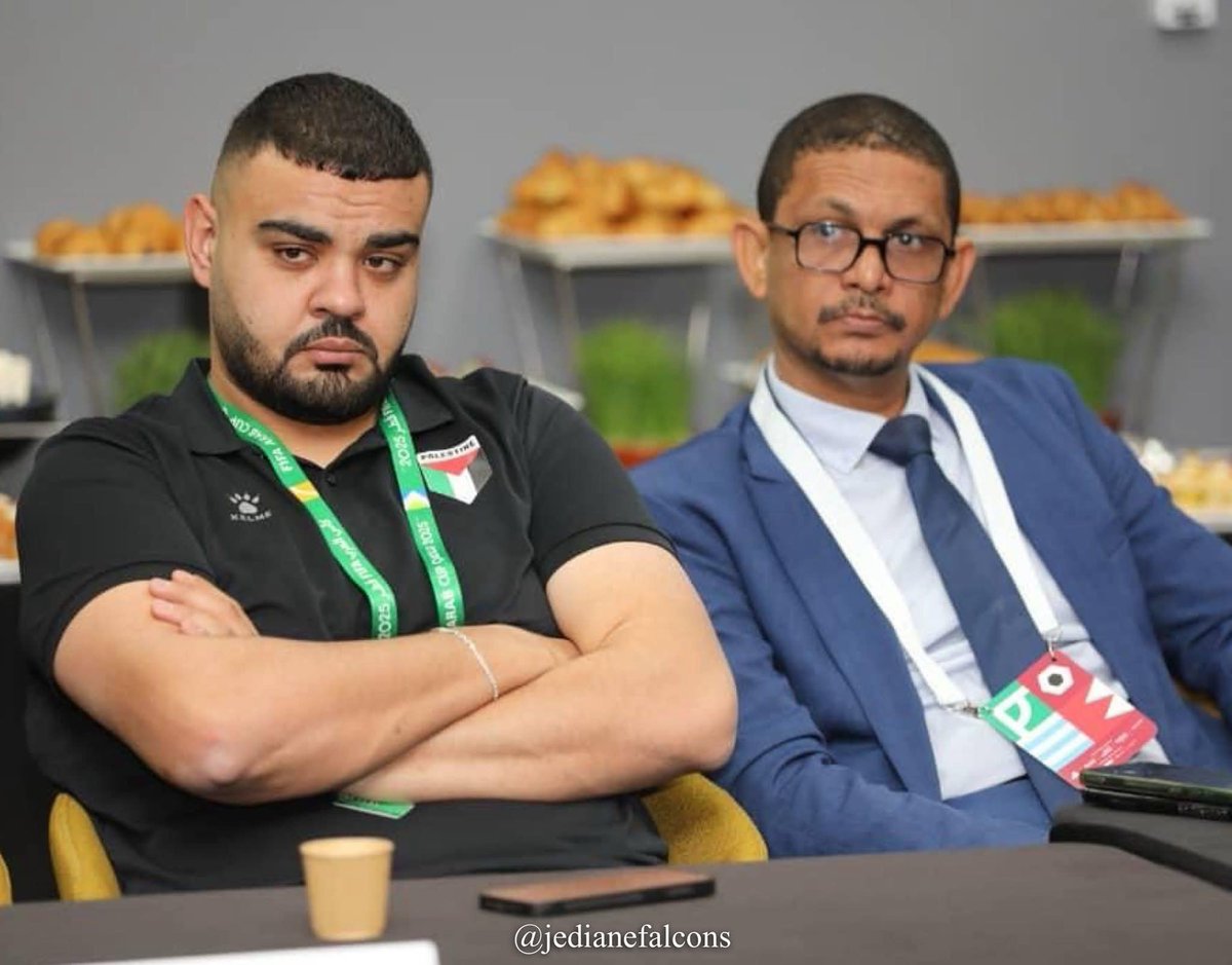 Sudan_tweet's tweet photo. عُقد صباح اليوم في ملعب ثاني بن جاسم بالدوحة الاجتماع الفني لمباراة #السودان ولبنان ضمن تصفيات #كأس_العرب فيفا 2025، استعداداً للقاء المرتقب مساء الأربعاء عند السابعة مساءً.
تقرر خلال الاجتماع أن يخوض صقور الجديان المباراة بالزي الأبيض، والمنتخب اللبناني باللون الأحمر. https://t.co/xsHxGK9onh