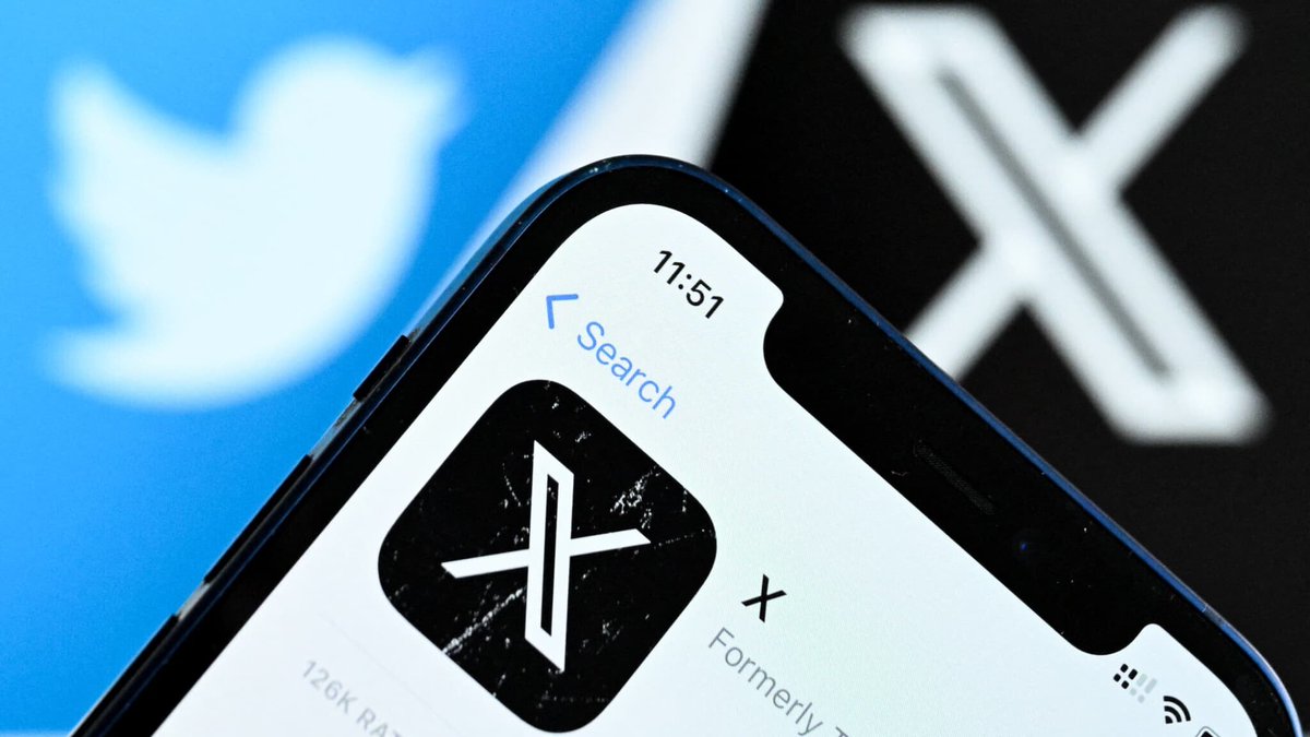 BFMTV's tweet image. En activant la localisation de comptes, X a tout à coup exposé les dessous de la désinformation en ligne, de fervents et populaires défenseurs de Donald Trump publiant depuis la Russie
l.bfmtv.com/9Ree