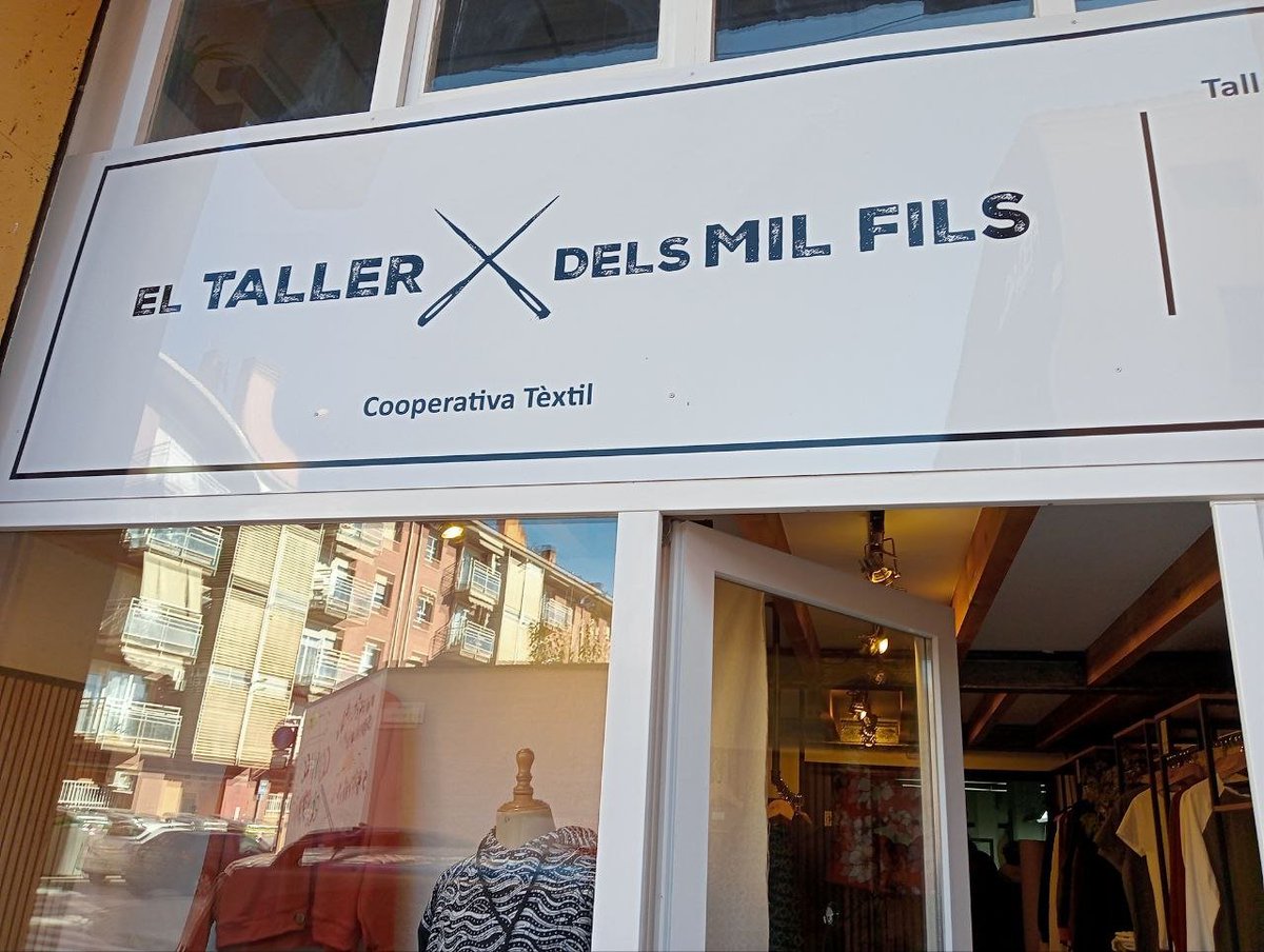 ciutatinvisible's tweet image. És possible reindustrialitzar Catalunya? Amb el #PostgrauESSCoop visitem la cooperativa  #MilFils, que transforma la tradició tèxtil de Manresa en un projecte de futur cooperatiu. Confecció ètica i creació col·lectiva, amb la bona feina de @CoopCatCentral i @comunalitats ❤️