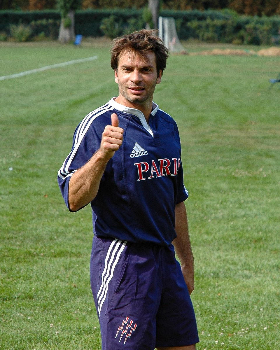 SFParisRugby's tweet image. Il y a 5 ans aujourd’hui, Christophe Dominici nous quittait. 🕊️
Son héritage reste indélébile.⚡️
Nos Soldats Roses lui ont rendu le plus beau des hommages hier en remportant le premier match du Trophée Dominici contre Toulon. 

A jamais dans nos cœur. 🩷