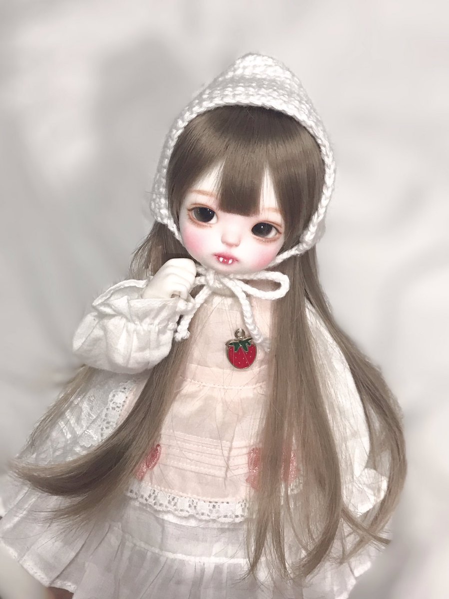 ppogeull's tweet image. #트인덕장터 교환글 
플러피치 코지 교환 구합니다! 메이크업은 전오너분께서 무료멬 오더권으로 받으셨어요! 송곳니가 있으면 귀여울것 같아 제가 직접 아크릴로 그렸는데 지우기를 원하신다면 지워드려요. 금방 안찾아지면 품어요..작년 6월분이라 아직 많이 하얗습니당!! 콕콕 많이 찔러봐주세용